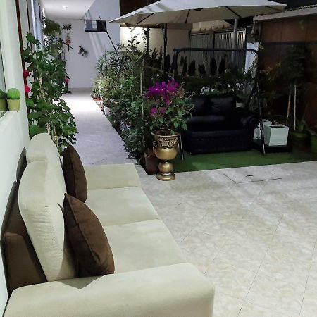 Hostal Caprichos Huacho Eksteriør billede