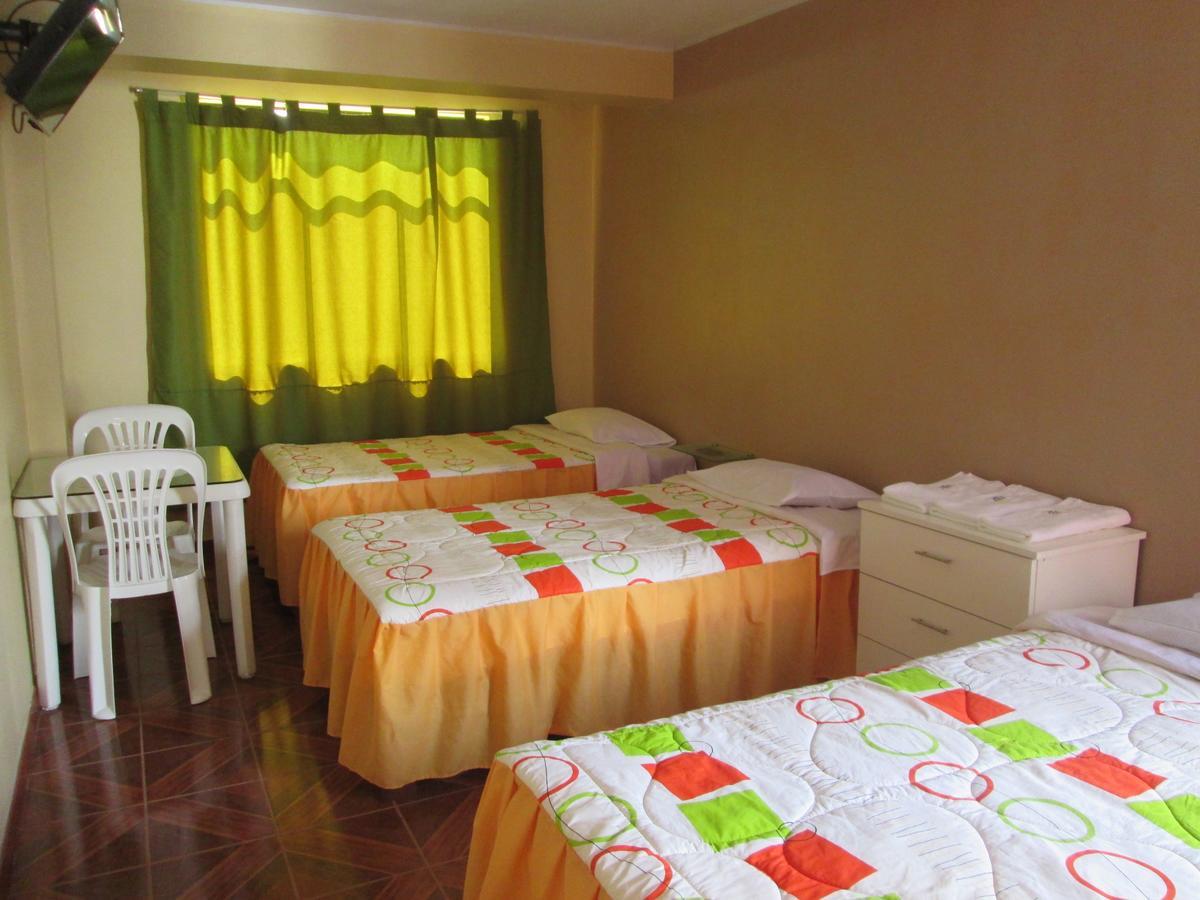 Hostal Caprichos Huacho Eksteriør billede