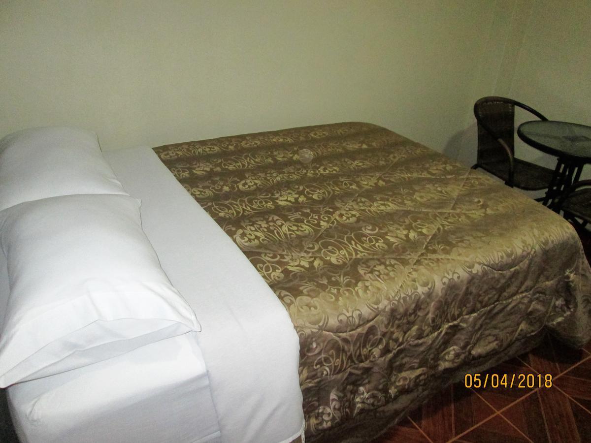Hostal Caprichos Huacho Eksteriør billede