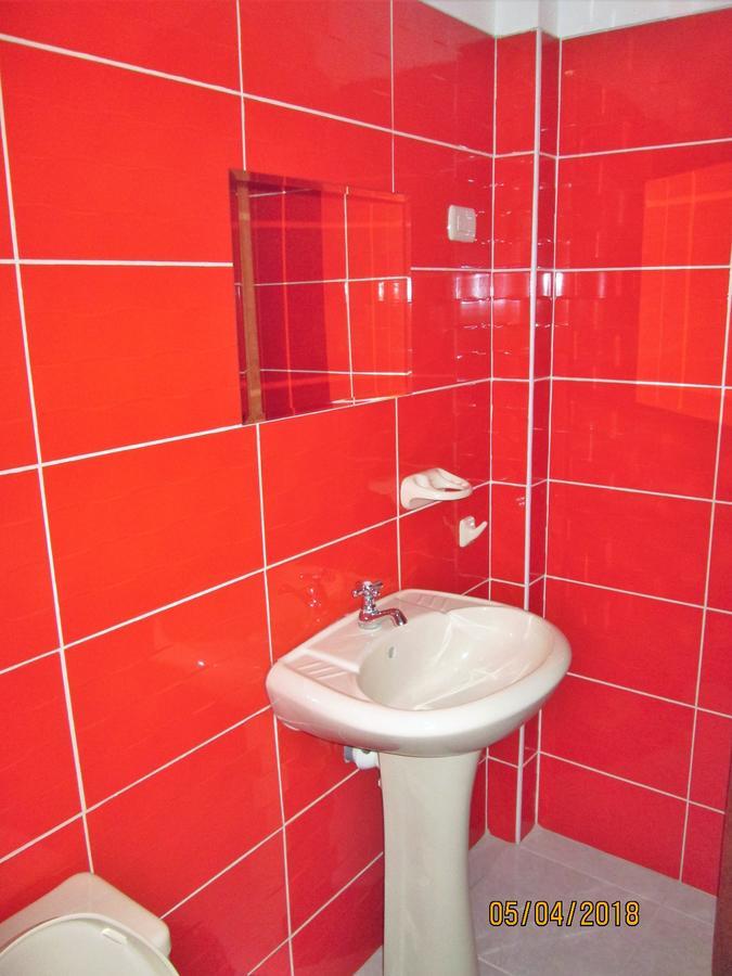 Hostal Caprichos Huacho Eksteriør billede